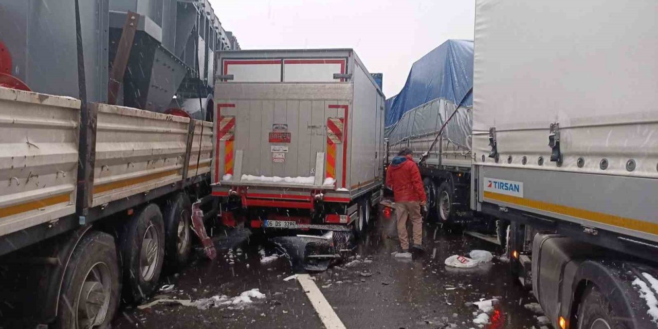58 aracın karıştığı zincirleme kazada yaralananlardan 8’i taburcu edildi