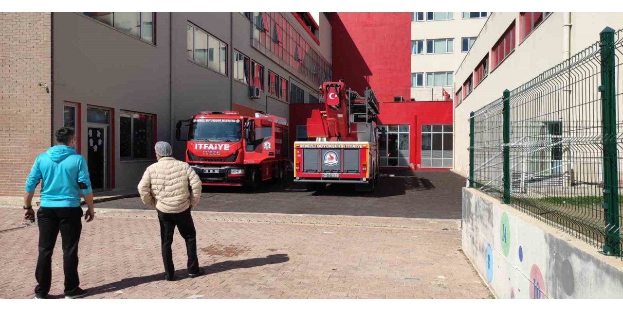 Kolejde çıkan yangında tahliye edilen öğrenciler evlerine gönderildi