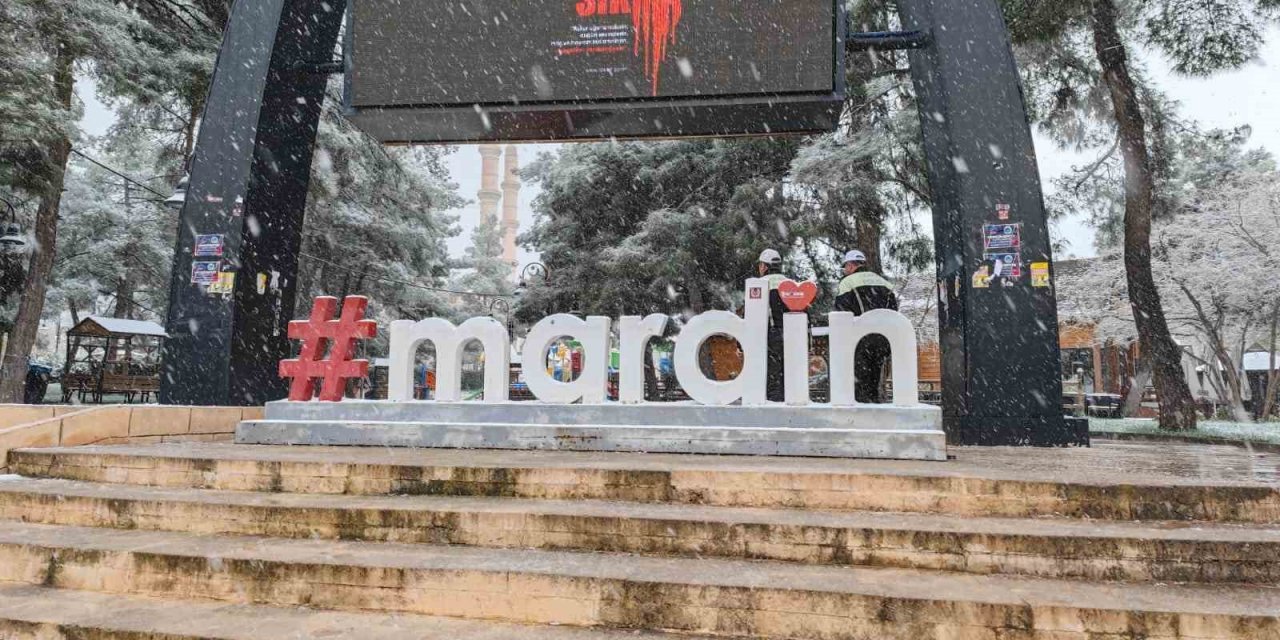 Mardin’de Mart ayının son gününde kar yağışı sürprizi