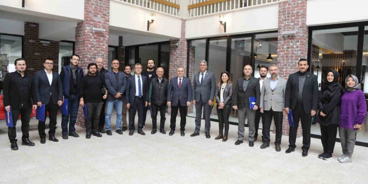 Rektör Altun’dan deprem bölgesinde çalışmalara katılan öğretim üyelerine teşekkür