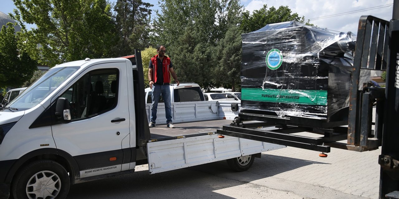 Mama üretim makineleri sokak hayvanlarına temiz mama sağlıyor