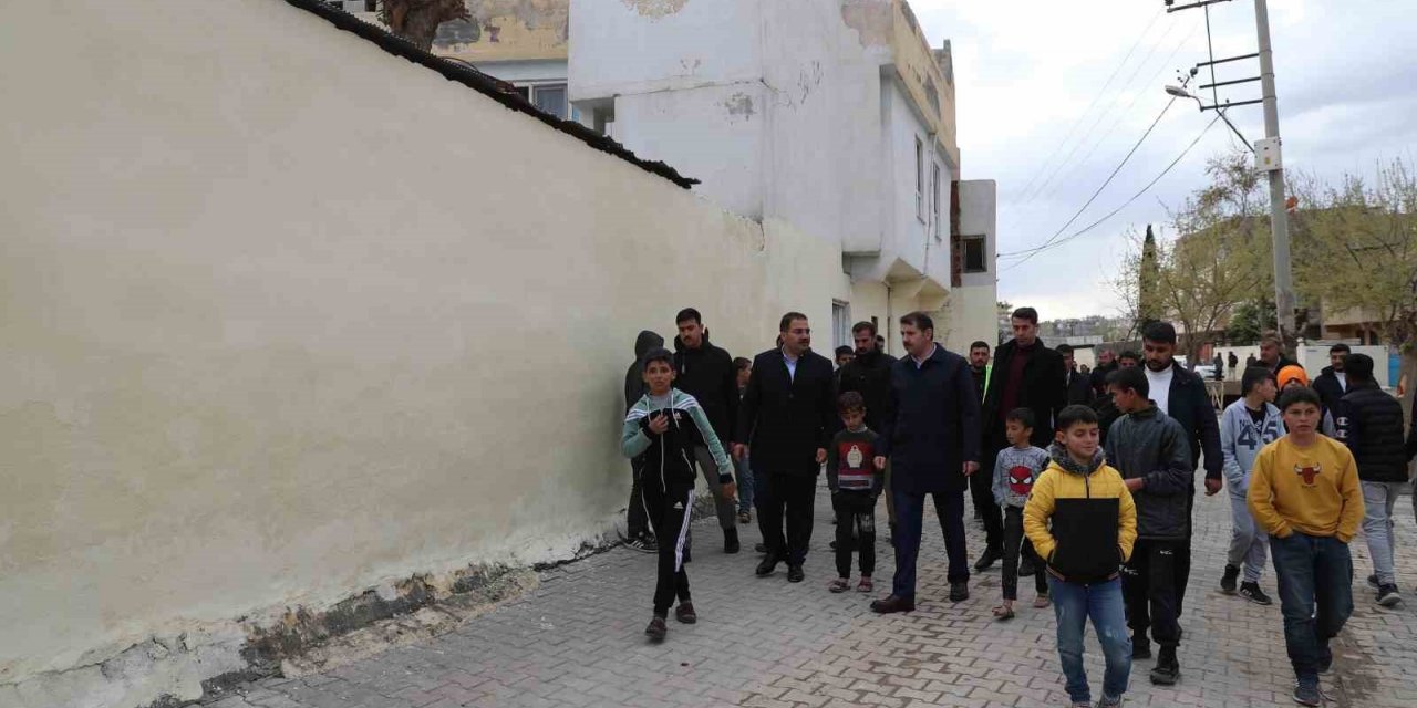 Vali Ayhan ve Canpolat Karşıyaka’da incelemelerde bulundu