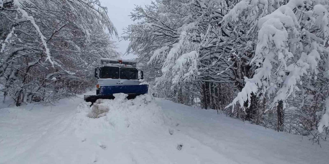 Kırsal bölgelerde kar küreme mesaisi