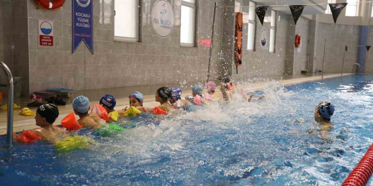 Derince’de 2 bin 329 çocuk havuzla buluşuyor