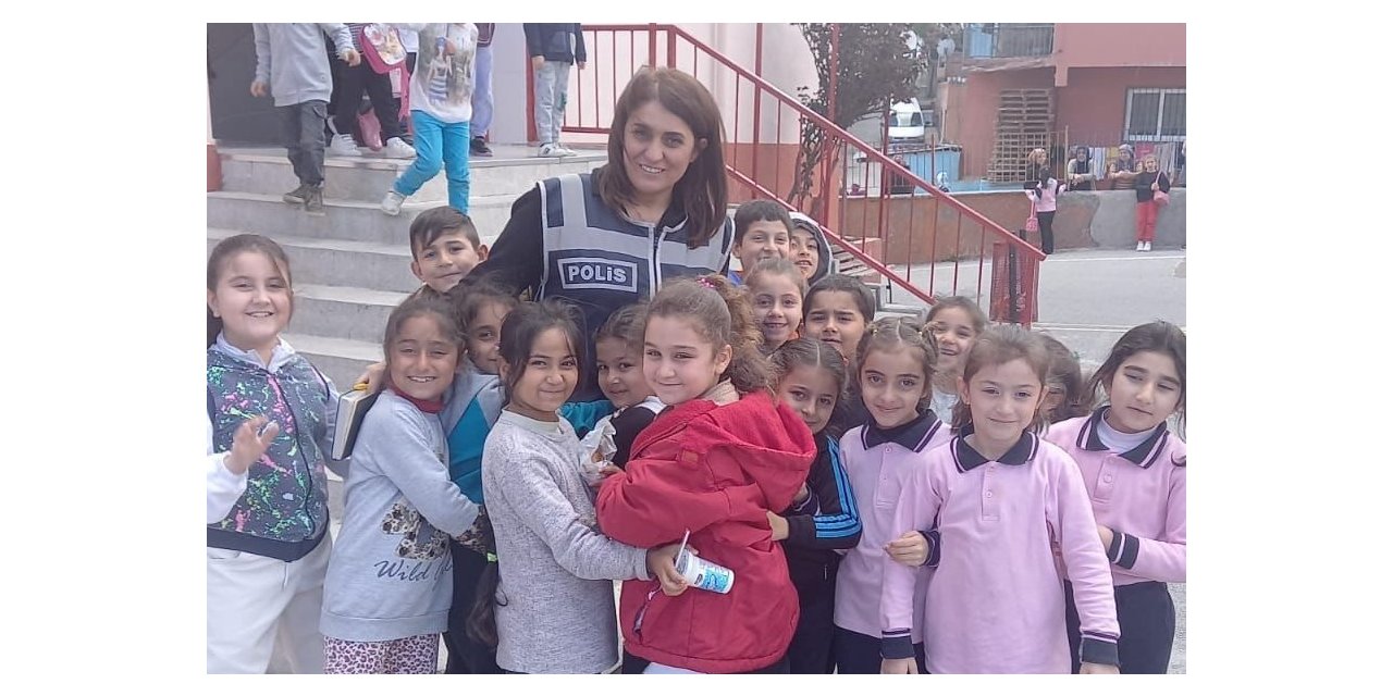 İzmir polisi öğrencilerle buluştu