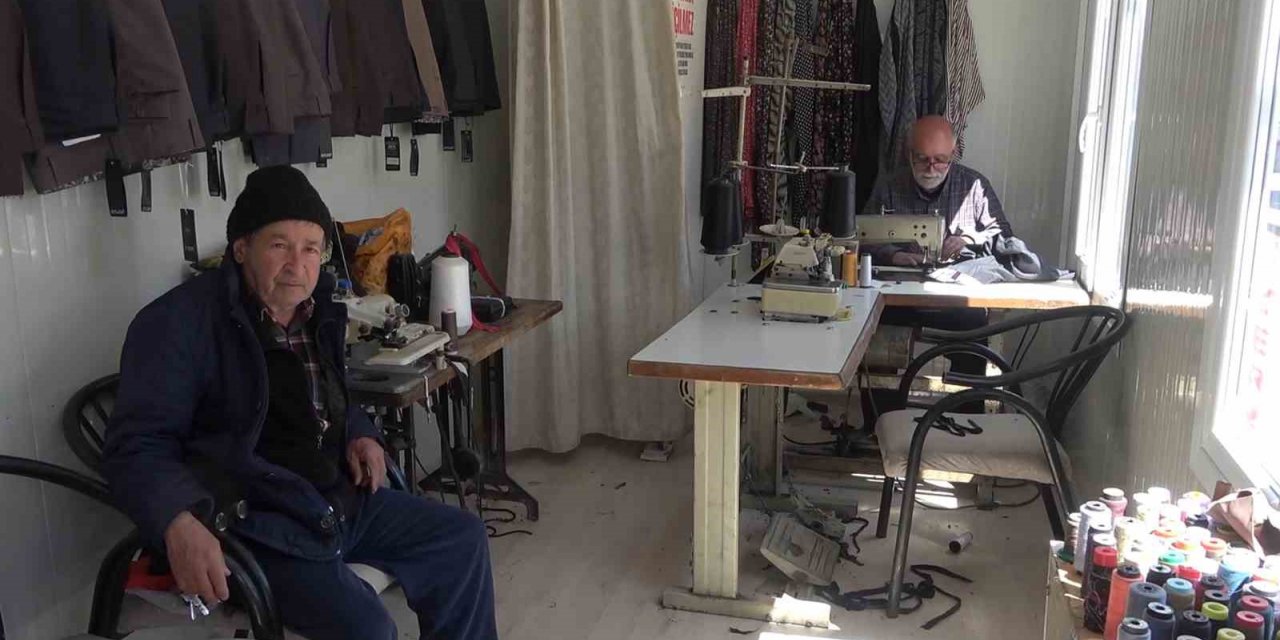 Depremin merkezi Pazarcık’ta ticari hayat konteyner çarşıda başladı