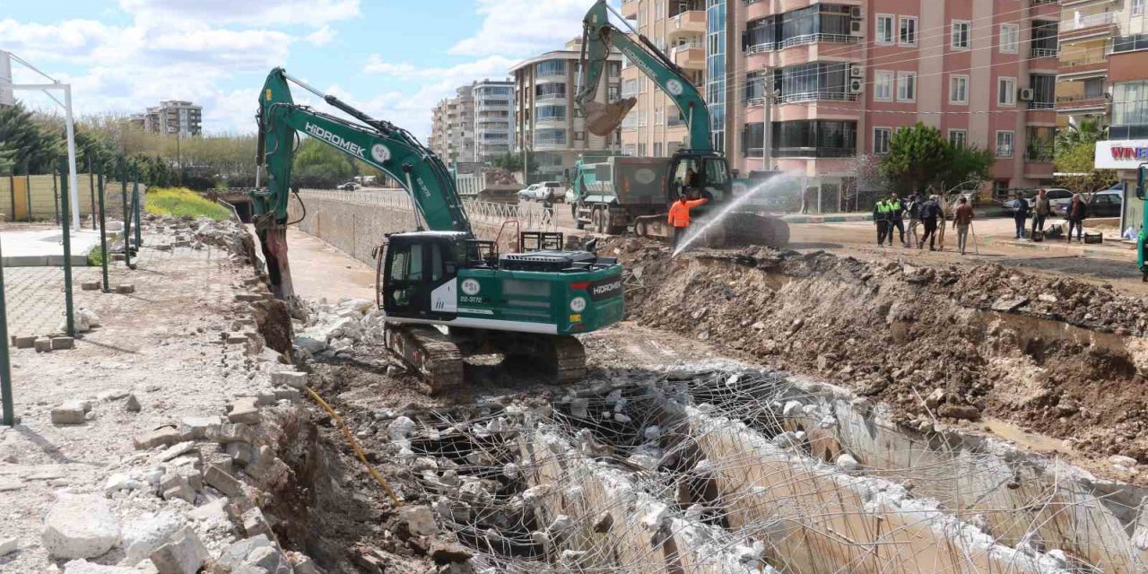 Şanlıurfa’da 17 kişinin öldüğü selin ardından derelerde çalışma başlatıldı
