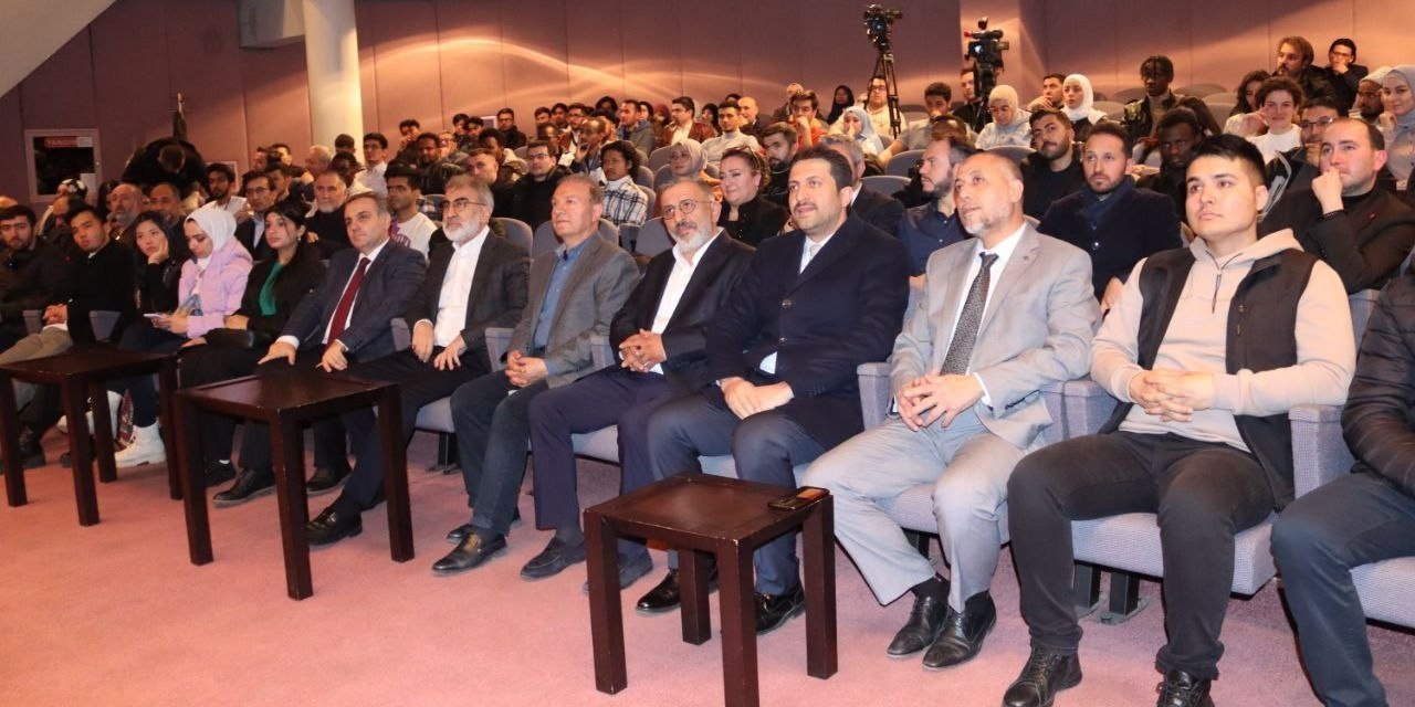 Uluslararası Öğrenciler Akademisi 2023 Dönemi İftar ve Açılış Dersi ile Başladı