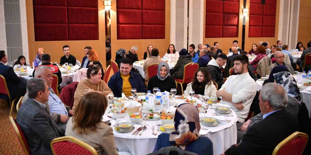Vali Şıldak Edremit’te iftar programına katıldı