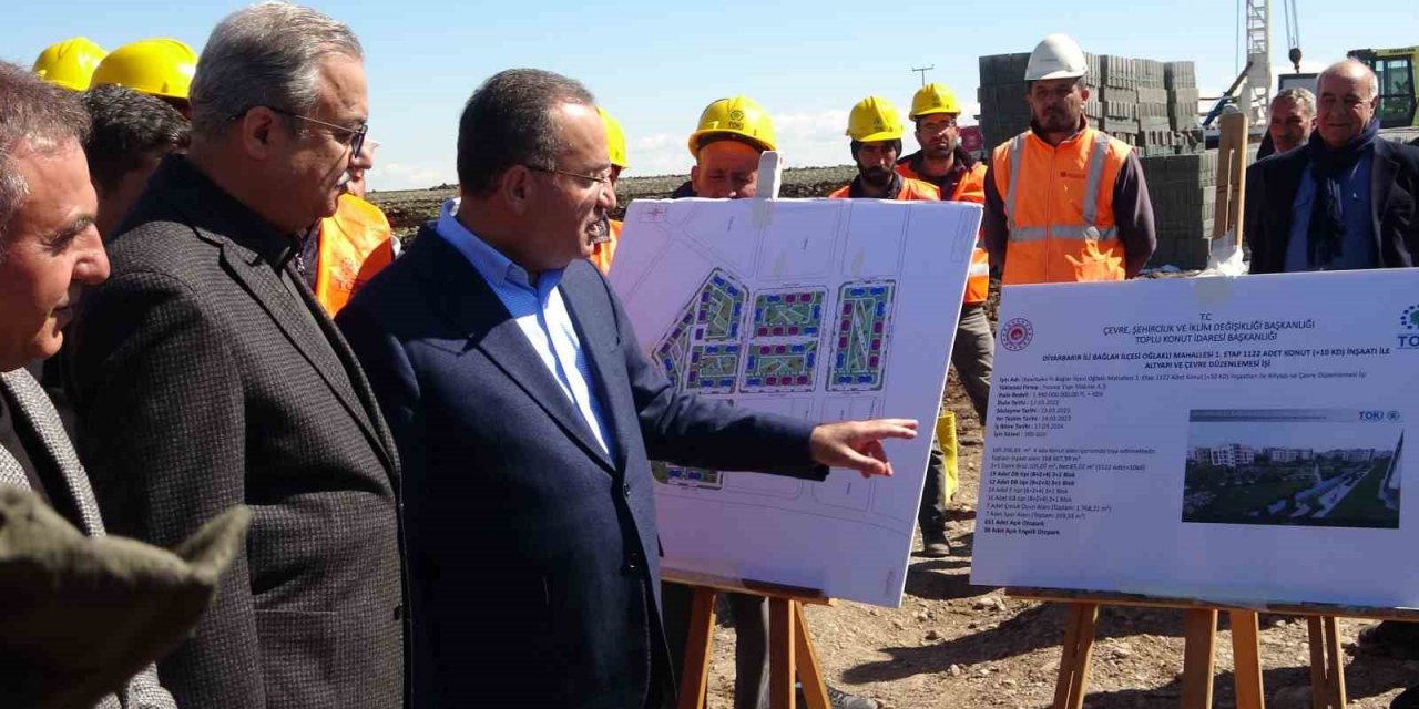 Adalet Bakanı Bozdağ, TOKİ konutlarının başladığı alanda incelemelerde bulundu