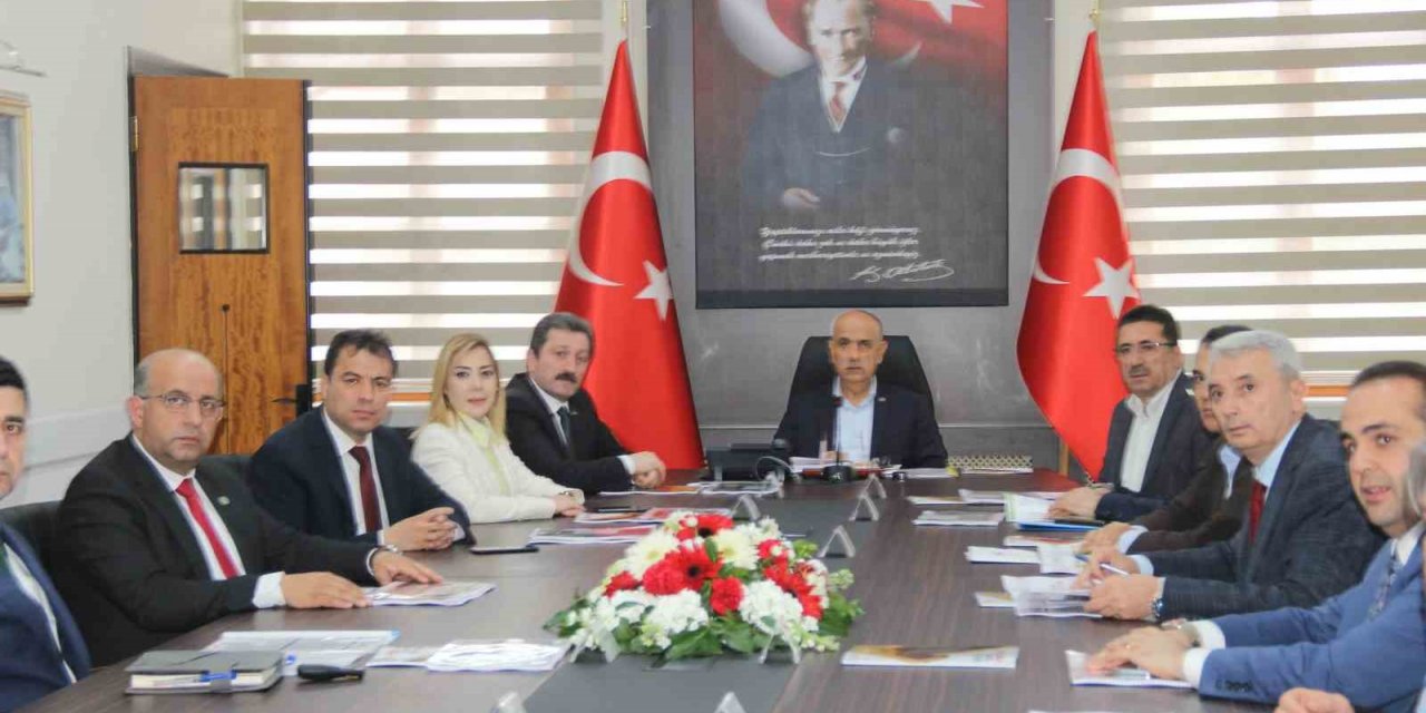 Kirişci, Bakanlığına bağlı müdürlüklerden brifing aldı