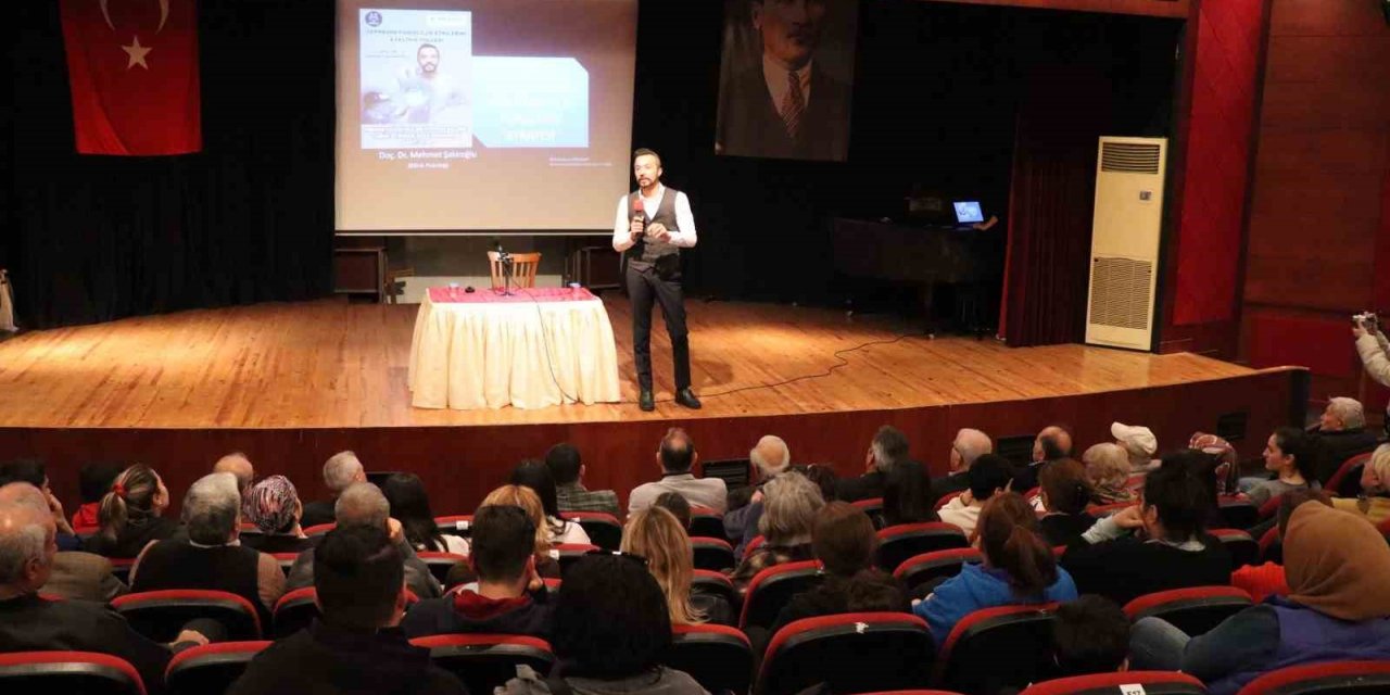 Depremin Psikolojik etkilerini azaltma konulu konferans ilgi gördü