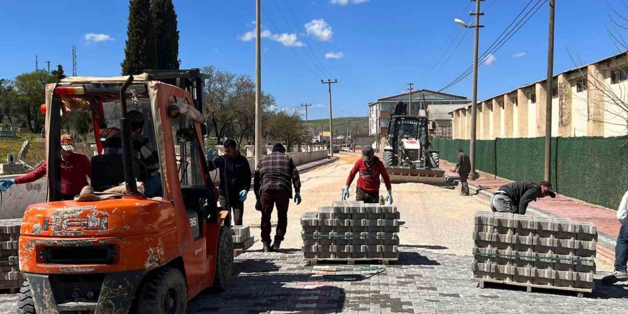 Ezine Belediyesi çevre düzeni çalışmalarını sürdürüyor