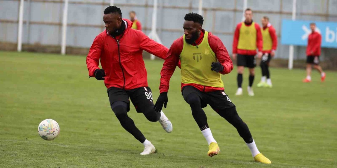 Sivasspor, Başakşehir maçı hazırlıklarını sürdürdü