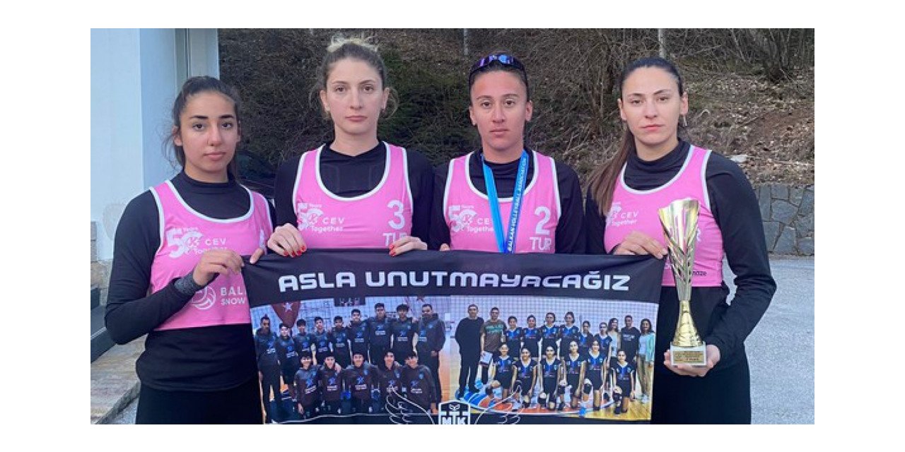 DPÜ SBF Akademisyenin yer aldığı Kadın Milli Kar Voleybolu Takımı Balkan Şampiyonu