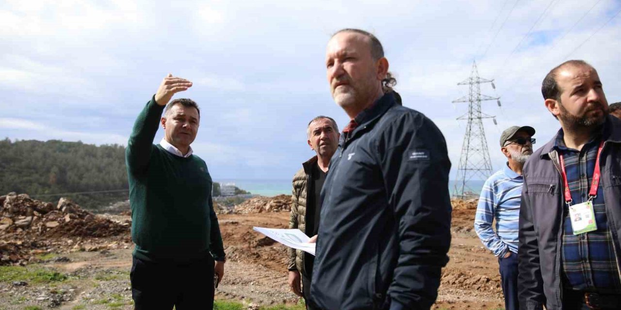 Alanya Belediyesi’nden 2 mahalleye spor tesisi sözü