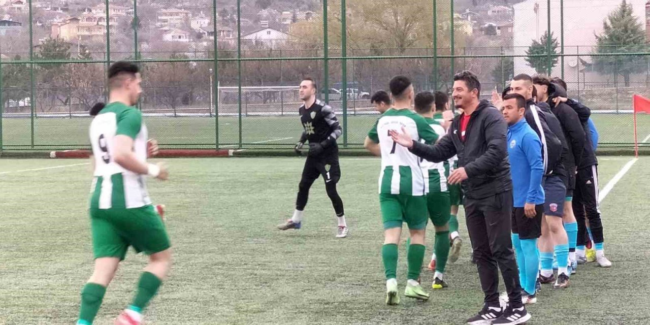 Kayseri Şekerspor, Play-Off’a yükseldi