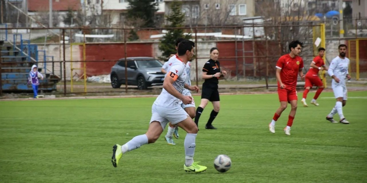 Yarenler galibiyete 2 golle uzandı