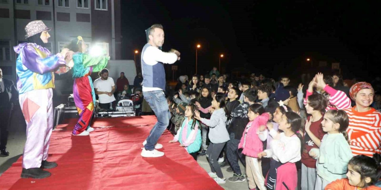 Dilovası’nda çocuklar gönüllerince eğleniyor