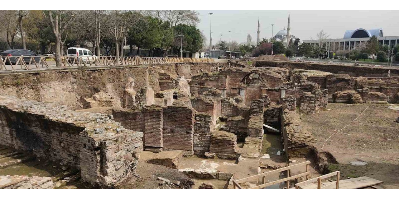 Saraçhane Arkeoloji Parkı’nda Roma dönemine ait heykel bulundu