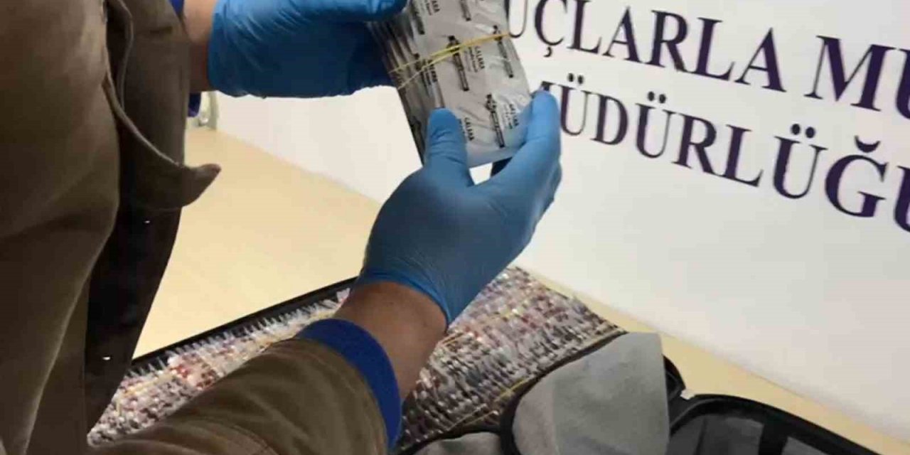Bavulda binlerce sentetik ecza hapı çıktı: 2 tutuklama