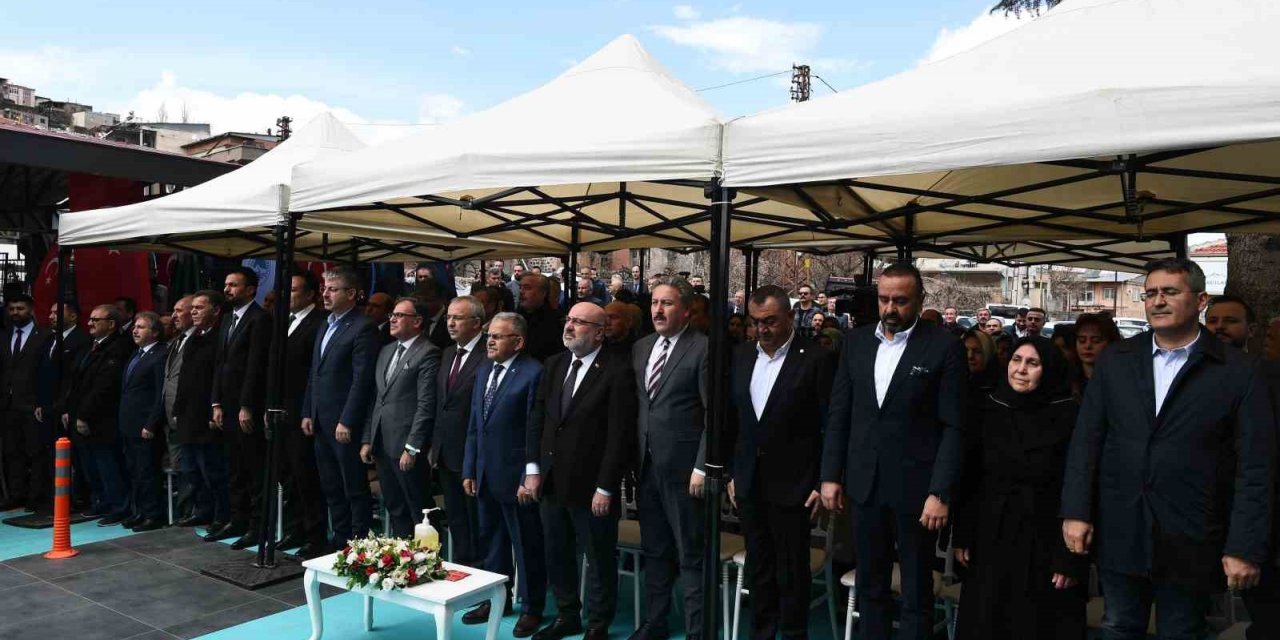 Başkan Büyükkılıç, 10’uncu kütüphaneyi açtı, yeni kütüphanelerin müjdesini verdi