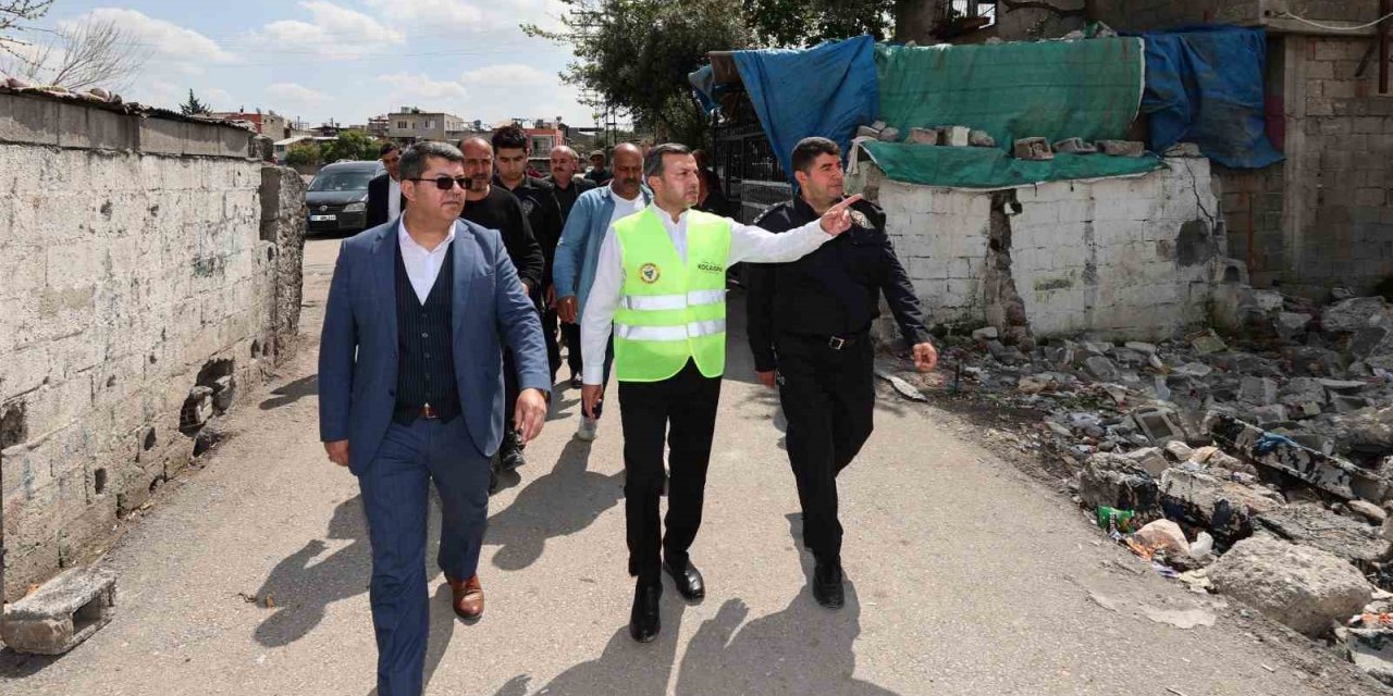 Dönüşümün başladığı Ulubatlı Hasan Mahallesi’nde yıkım sürüyor