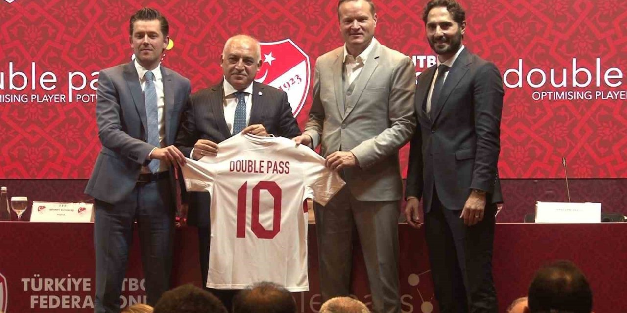 TFF’nin yeni projesi ’Futbol Akademileri’ için imzalar atıldı