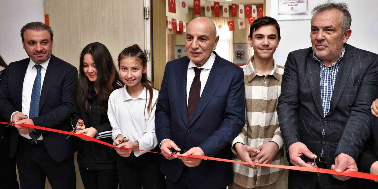 Yeşiltepe Ortaokuluna laboratuvar sınıfı açıldı