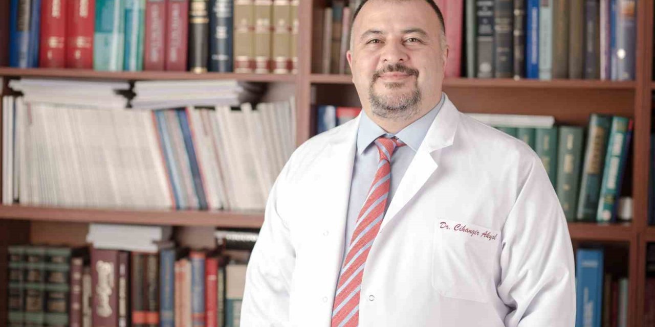 Prof. Dr. Akyol: "Yanlış beslenme alışkanlıkları birçok hastalığa yol açıyor"