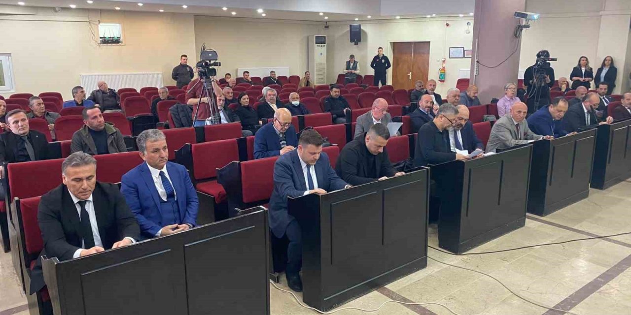 Maddeler komisyona havale edildi