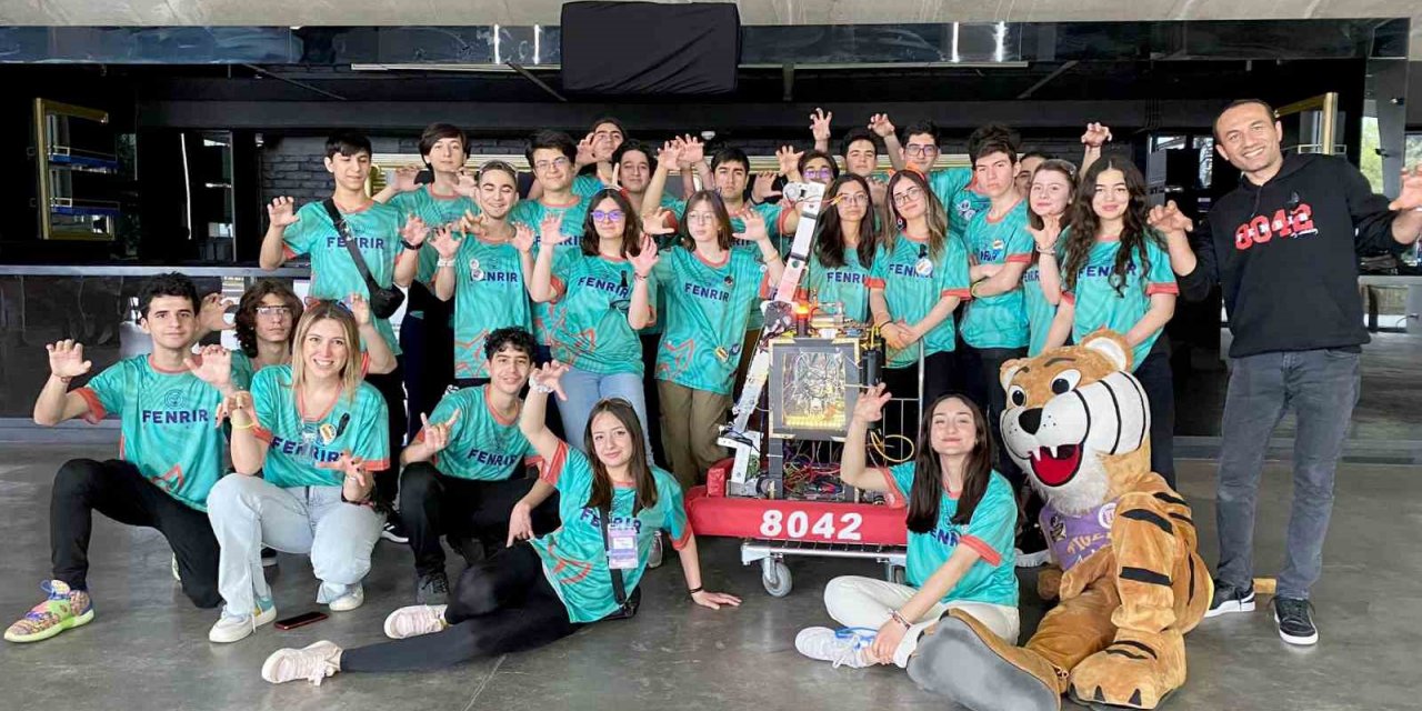 Uğur Okulları robotik takımı, FRC’de şampiyon oldu