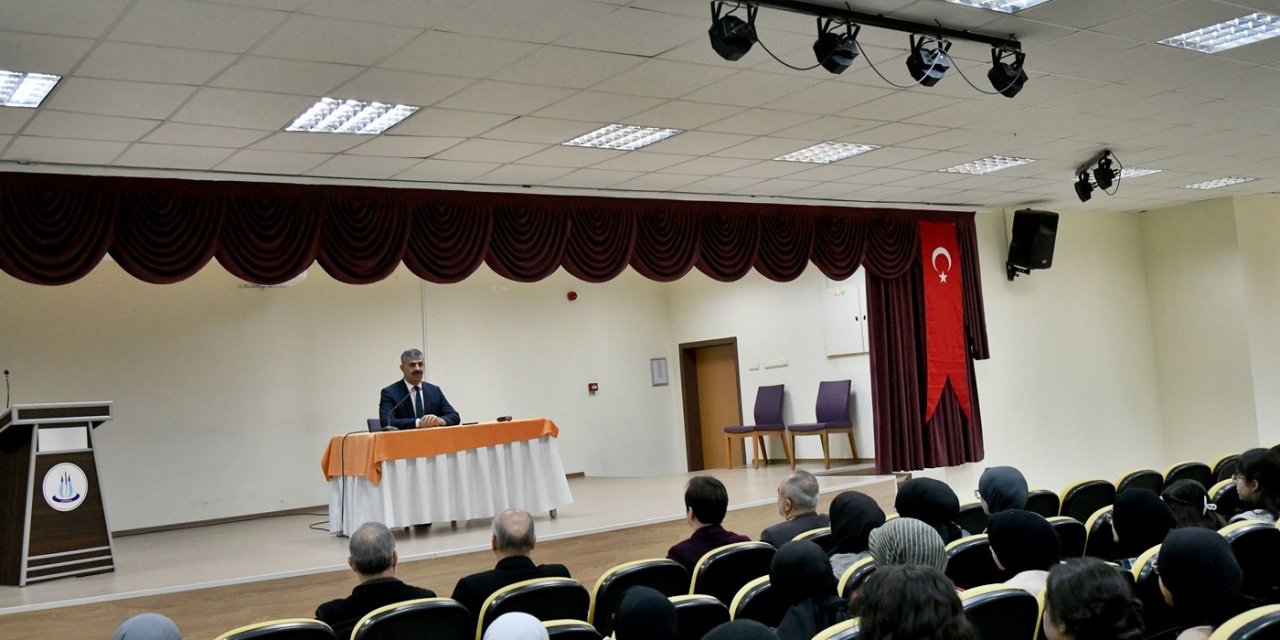 Rektör Çiftçi’den lise öğrencilerine önemli bilgiler