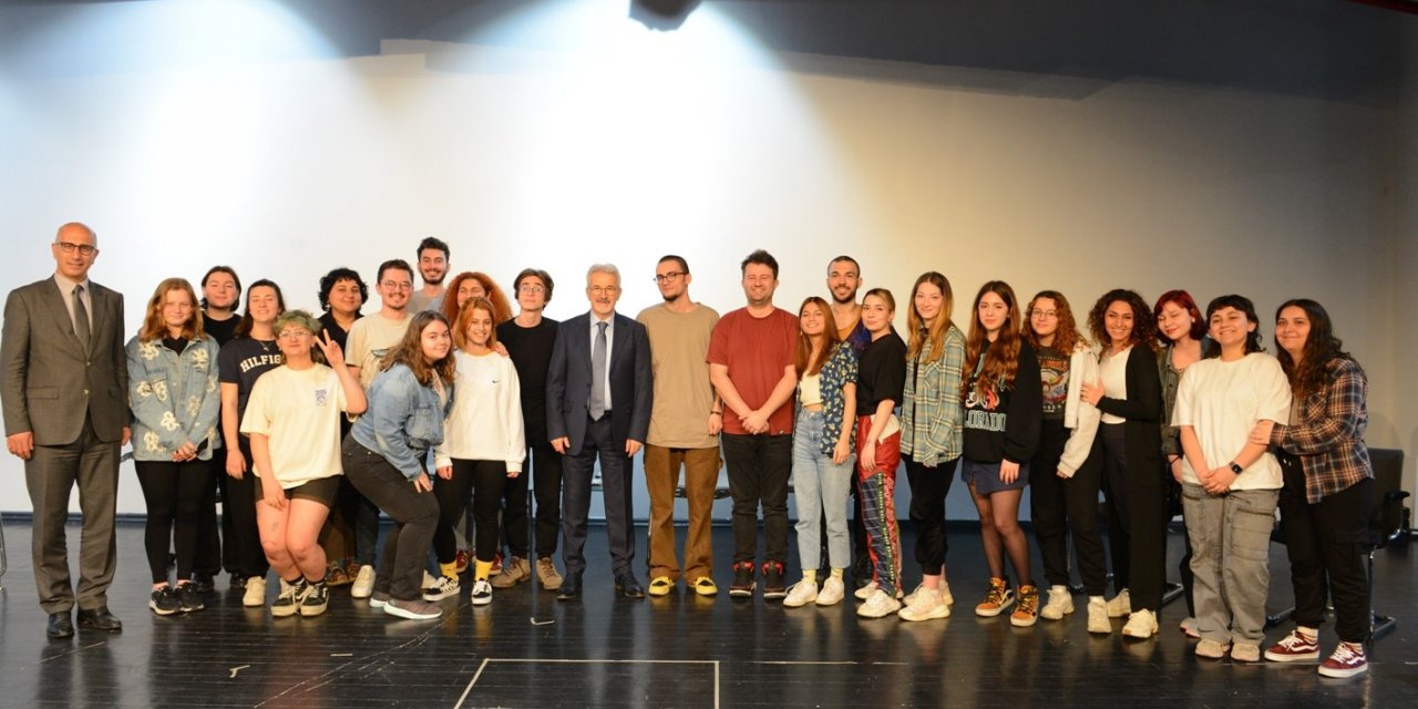 Nilüfer Gençlik Tiyatrosu’nda yeni oyun için çalışmalar başladı