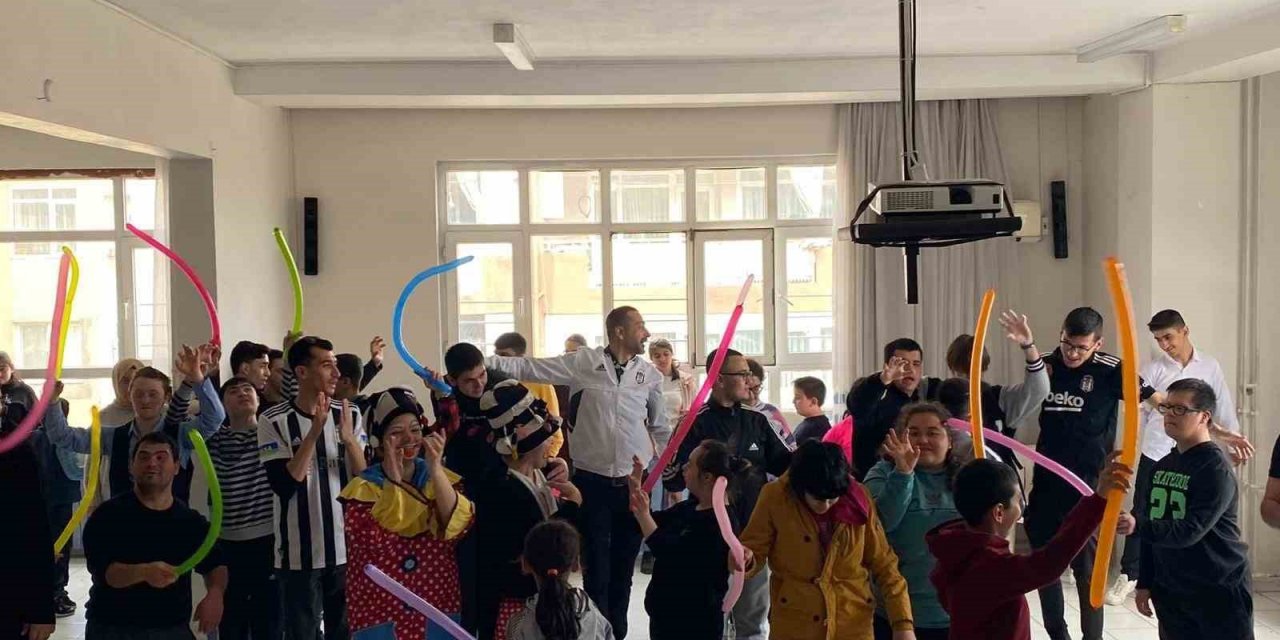 Salihli Beşiktaşlılar Derneği’nden, özel çocuklara özel etkinlik