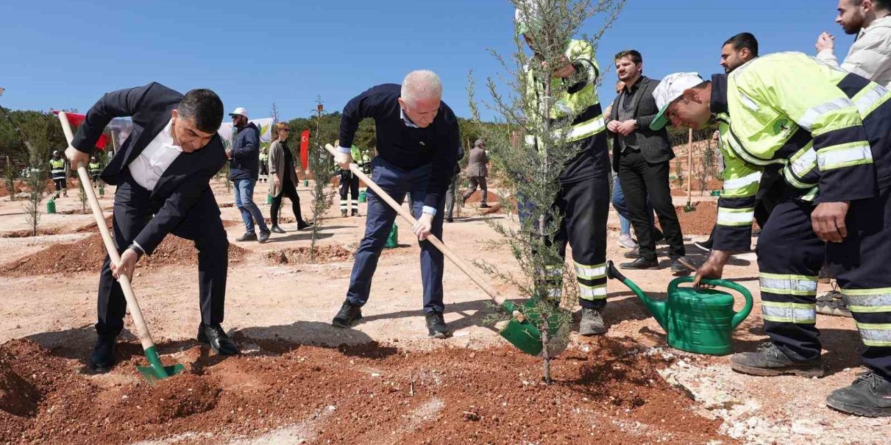 26. Orman, deprem şehitlerinin anısına oluşturuldu