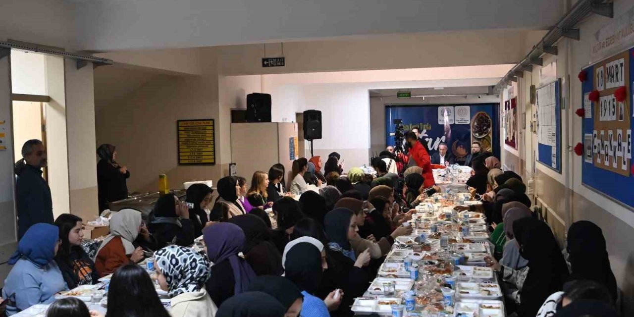 Başkan Yazıcı, okullardaki öğrenci ve velileri ile iftar programında bir araya geliyor