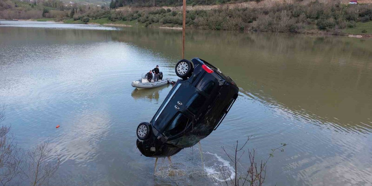 Samsun’da araç gölete uçtu: 2 ölü
