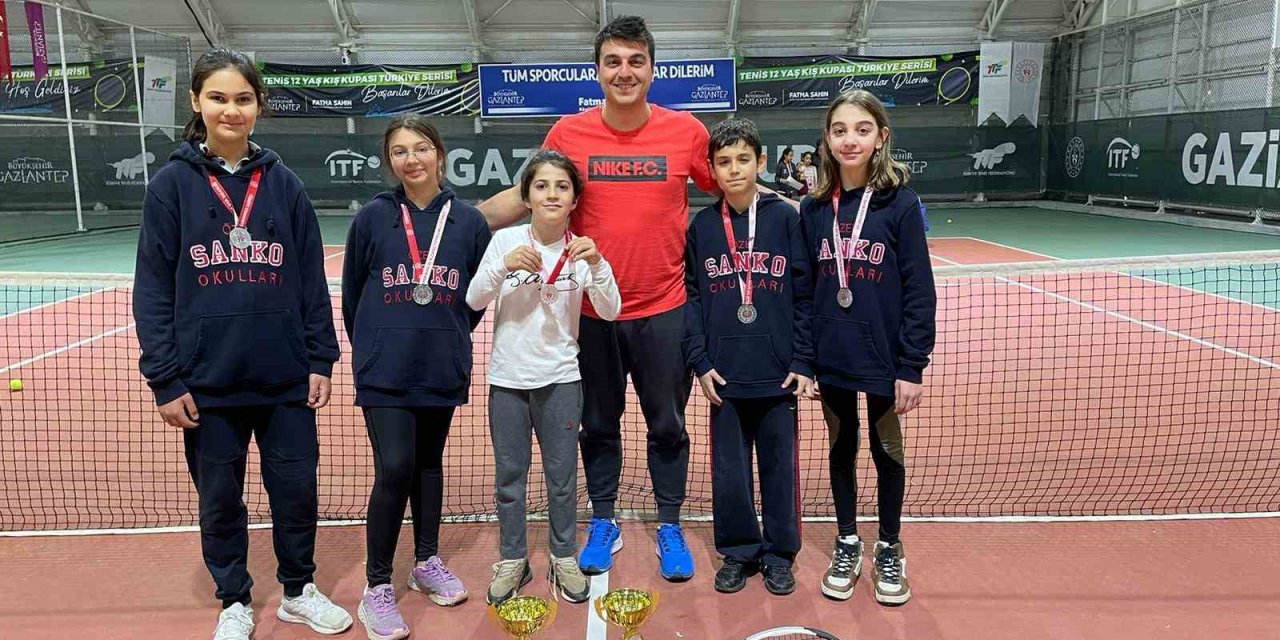 SANKO Okulları teniste iki ikincilik kazandı