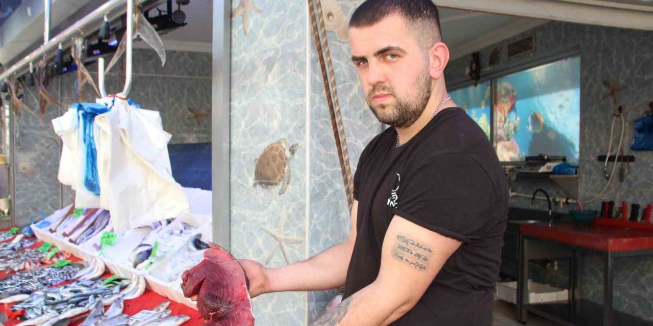 320 kiloluk dev orkinos görenleri şaşkına çevirdi