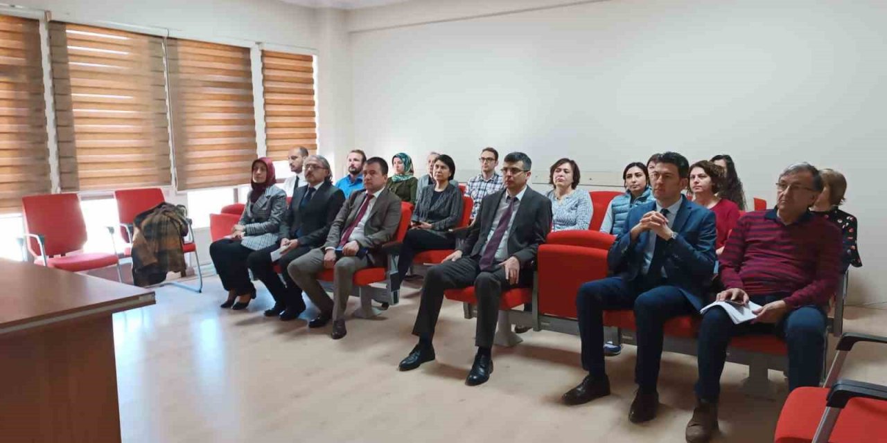 Kamu aracılığı ille yürütülen sağlık hizmetleri ele alındı