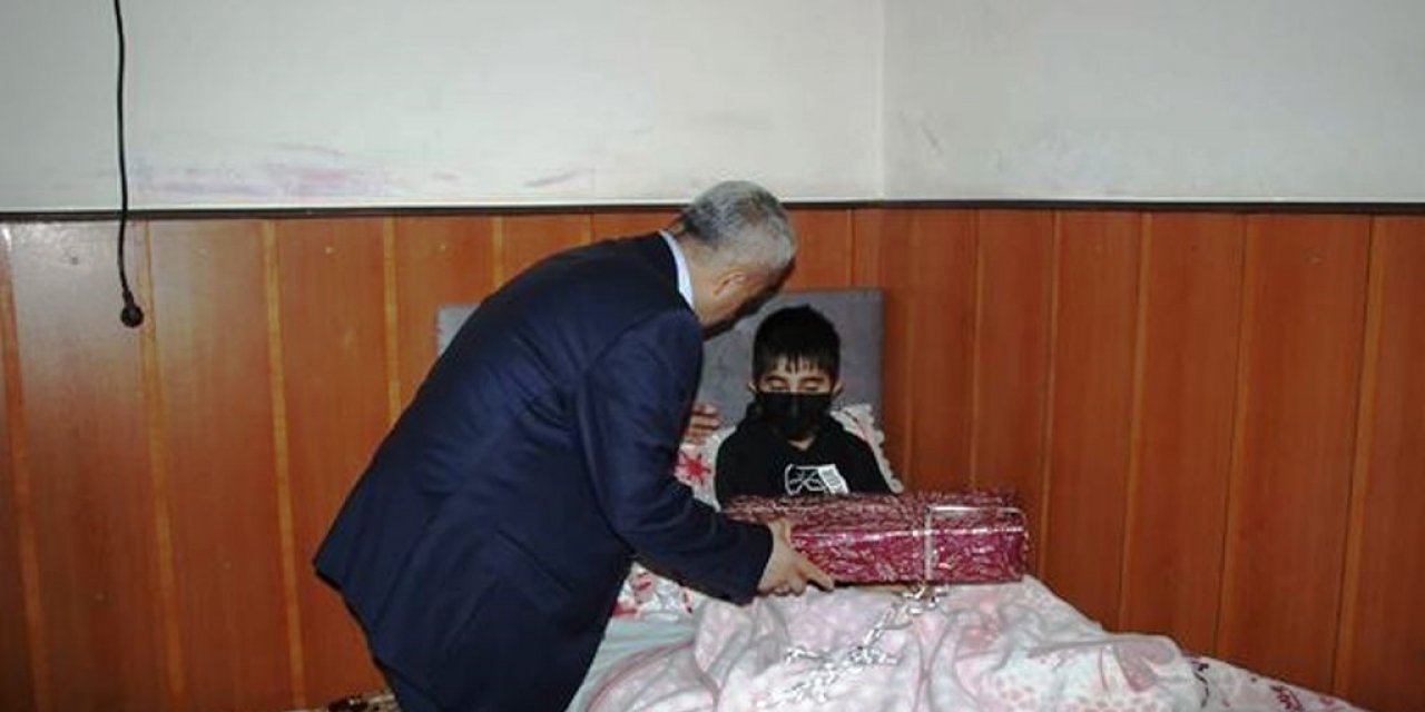 Şırnak Milli Eğitim Müdürü Çazım, evde eğitim alan öğrencilerle bir araya geldi