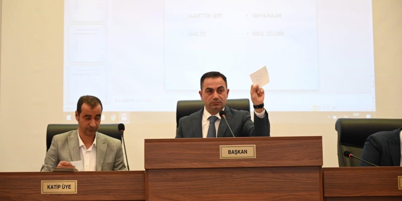 Biga Belediyesi Nisan ayı Meclis toplantısında Encümen üyeleri belirlendi