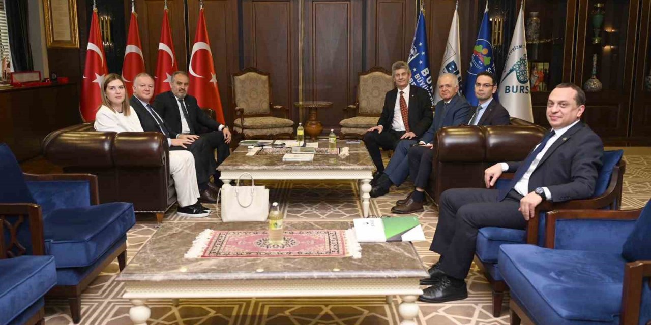 Bursa vizyonu çalışması Başkan Aktaş’a sunuldu