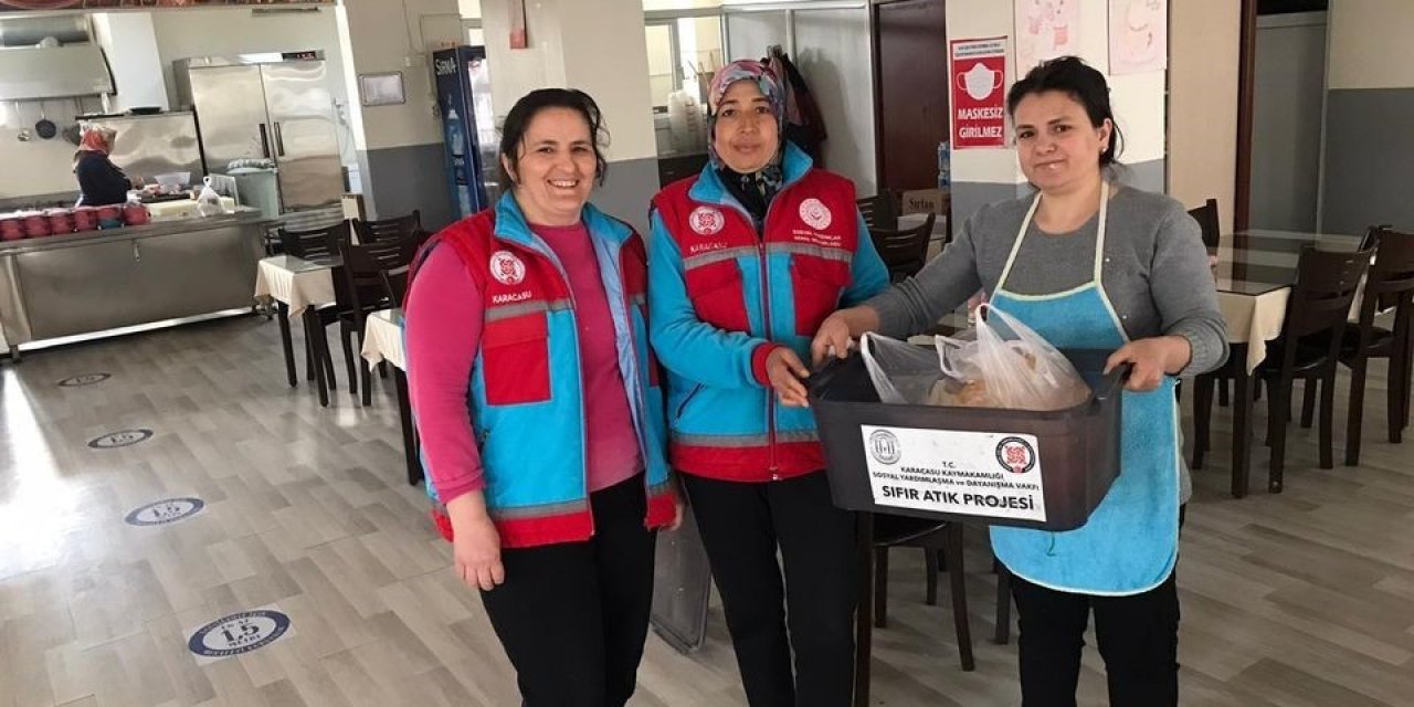 Karacasu’daki lokantalarda artan yemekler can dostlar için toplanıyor