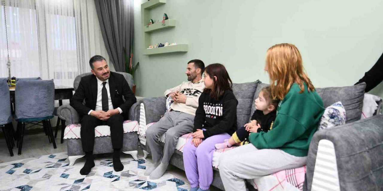 Başkan Ertuğrul Çetin minik yüreklere dokundu