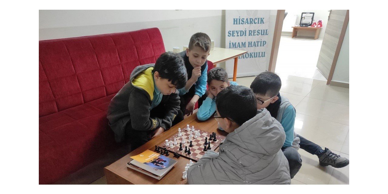 Seydi Resul İmam Hatip Ortaokulunda Mangala ve Satranç oyunları seferberliği