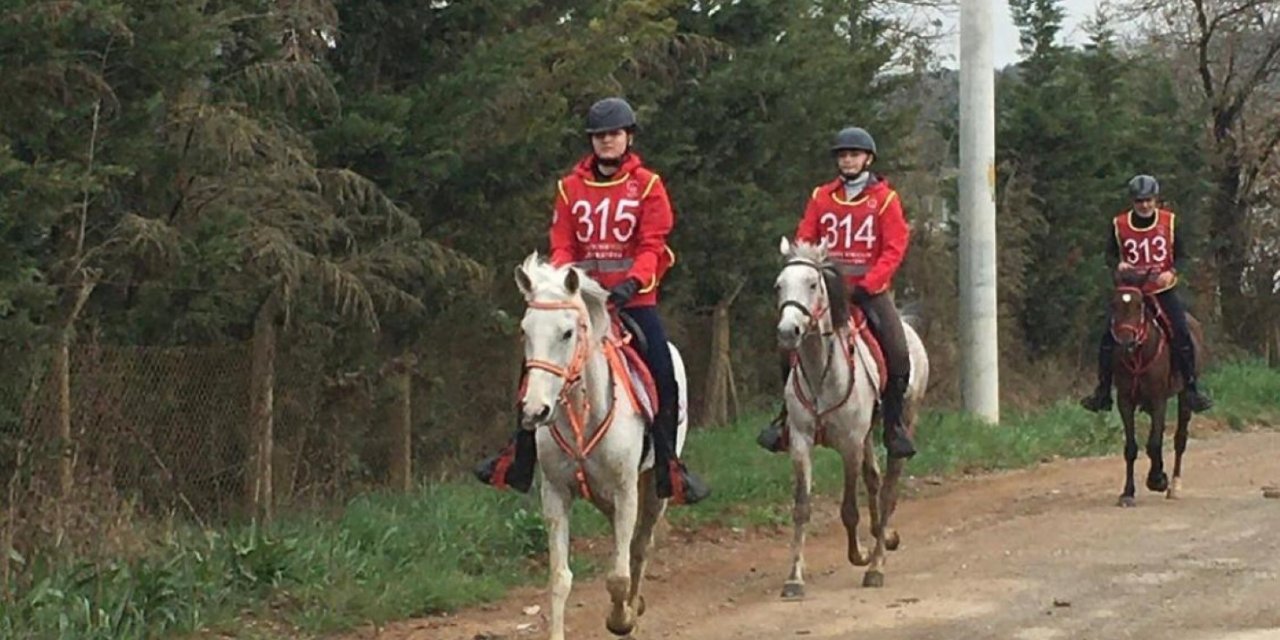 17 kulüpten 65 sporcu atlı dayanıklılıklarını konuşturdu