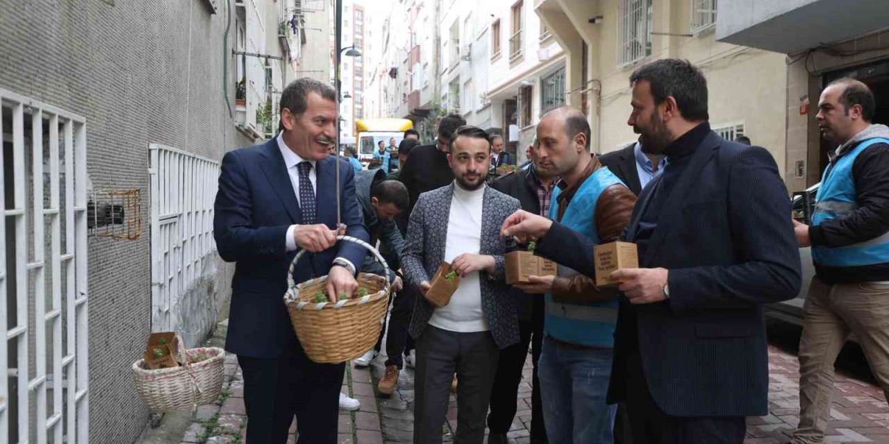 Zeytinburnu’na Bahar Fesleğenle geldi