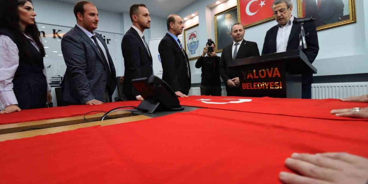 Yalova Belediyesi’nde yeni memurlar yemin etti